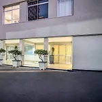 Centurion 207 Luxury Sea Point One Bedroom Apartment With Access To Magnificent Pool Perfect Location By Super Host Melvyn