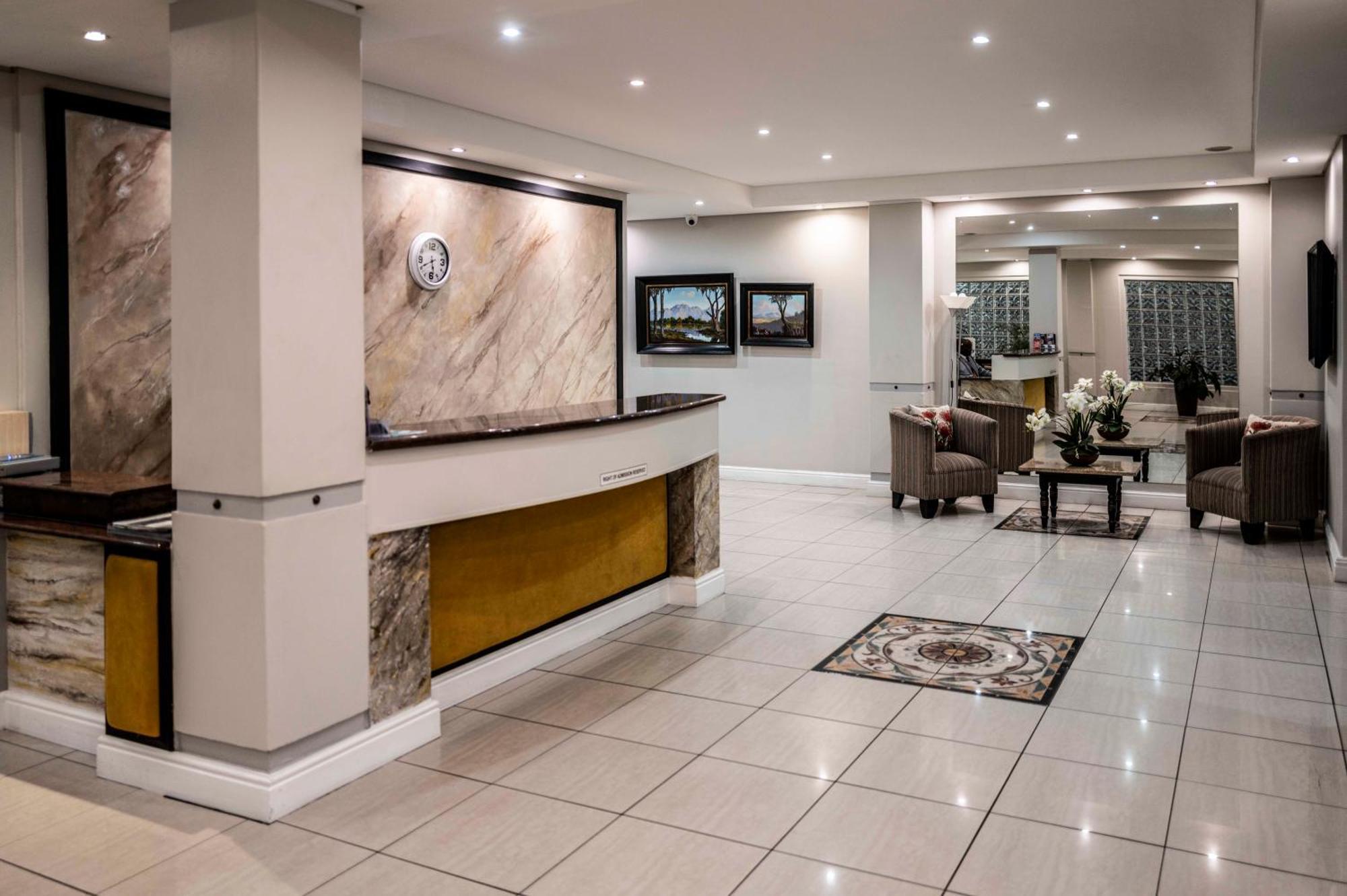Apartment Centurion 207 Luxury Sea Point One Bedroom With Access To Magnificent Pool Perfect Location By Super Host Melvyn *
