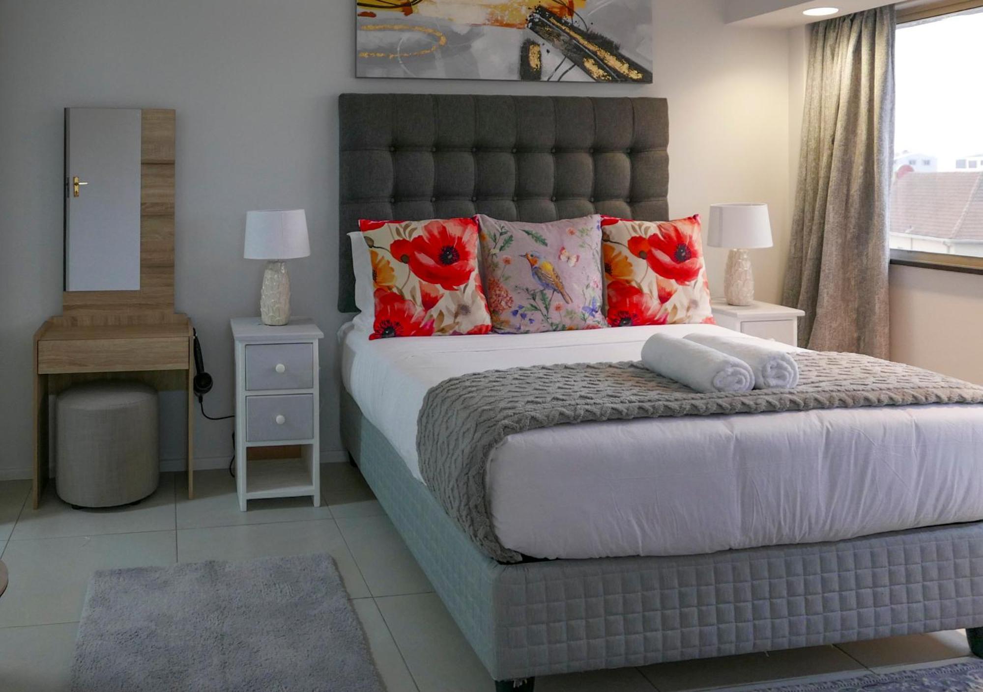 Centurion 207 Luxury Sea Point One Bedroom With Access To Magnificent Pool Perfect Location By Super Host Melvyn *