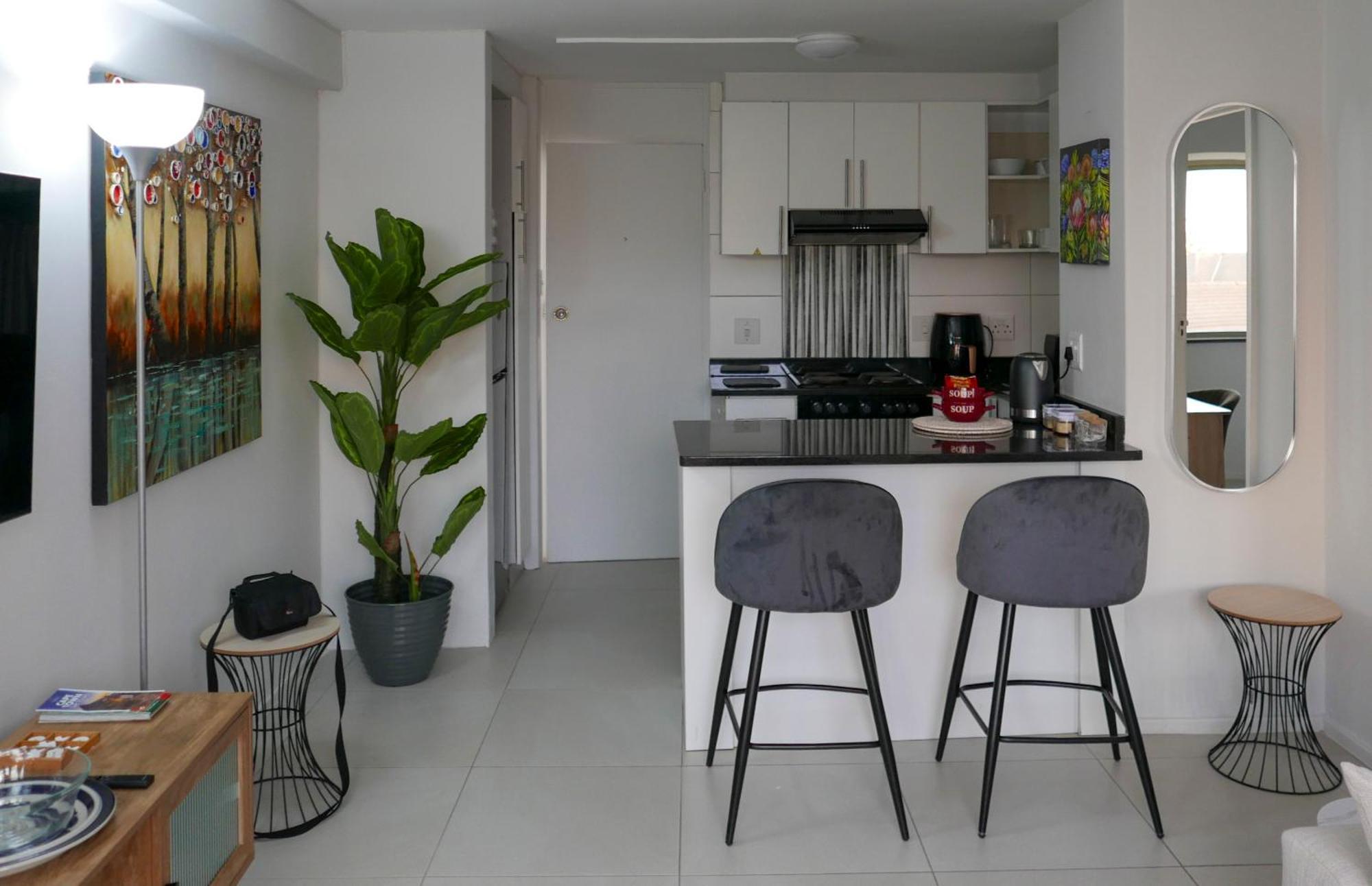 Centurion 207 Luxury Sea Point One Bedroom With Access To Magnificent Pool Perfect Location By Super Host Melvyn Apartment *