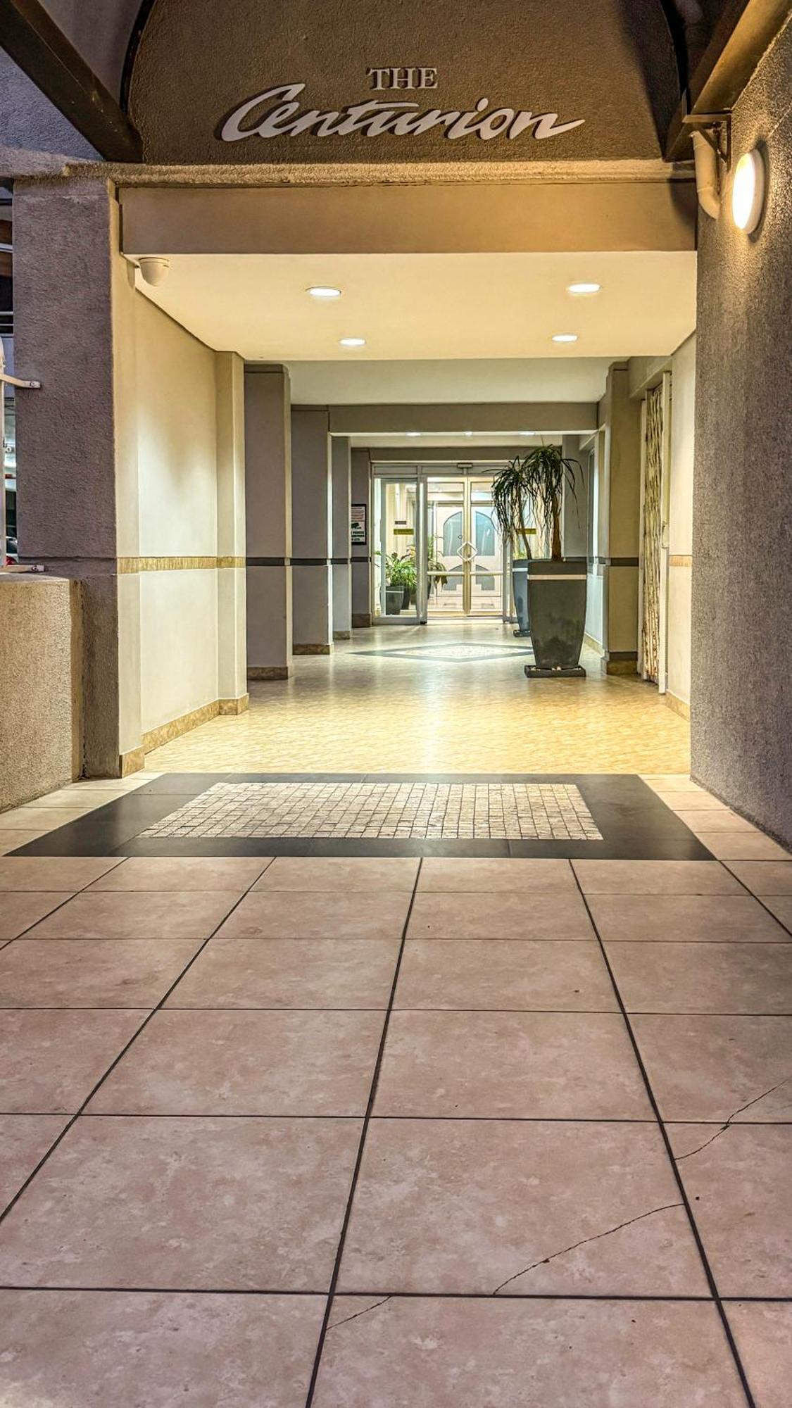 Centurion 207 Luxury Sea Point One Bedroom With Access To Magnificent Pool Perfect Location By Super Host Melvyn *