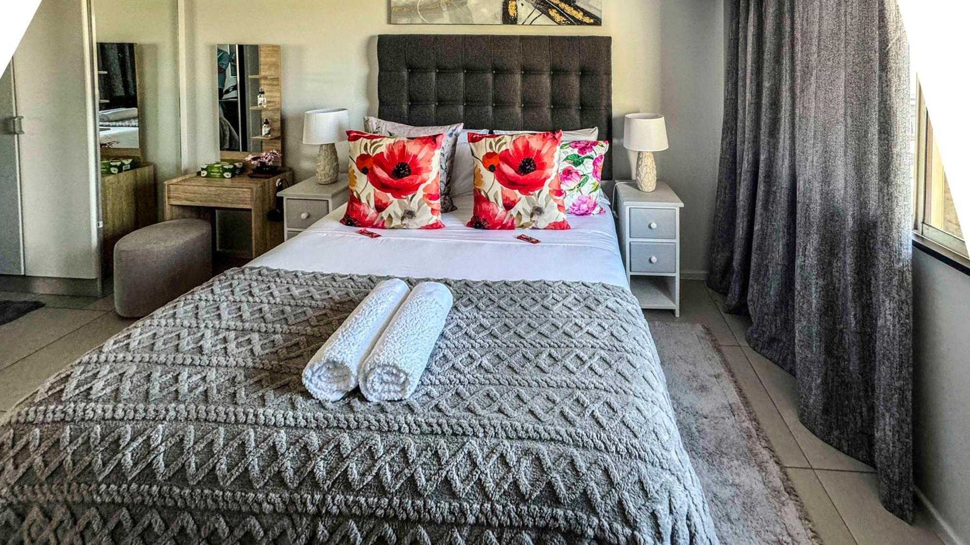 Apartment Centurion 207 Luxury Sea Point One Bedroom With Access To Magnificent Pool Perfect Location By Super Host Melvyn