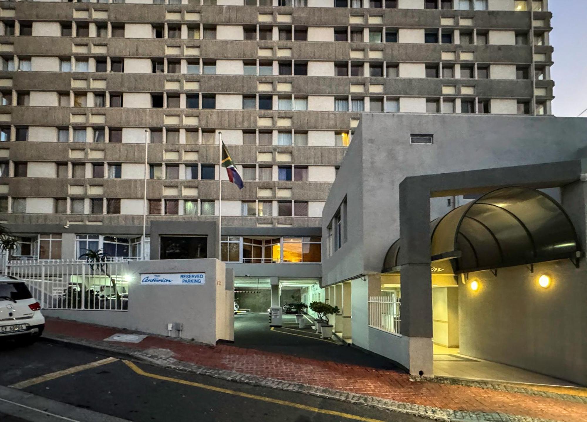Apartment Centurion 207 Luxury Sea Point One Bedroom With Access To Magnificent Pool Perfect Location By Super Host Melvyn *