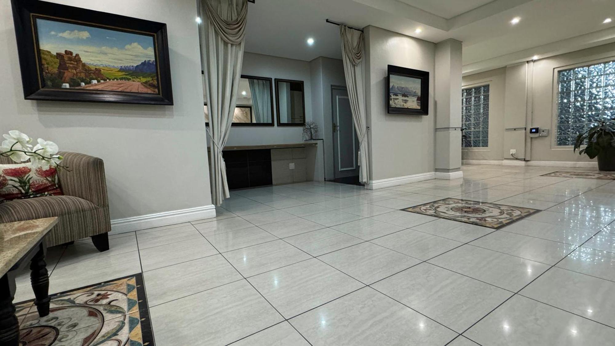 Centurion 207 Luxury Sea Point One Bedroom With Access To Magnificent Pool Perfect Location By Super Host Melvyn *