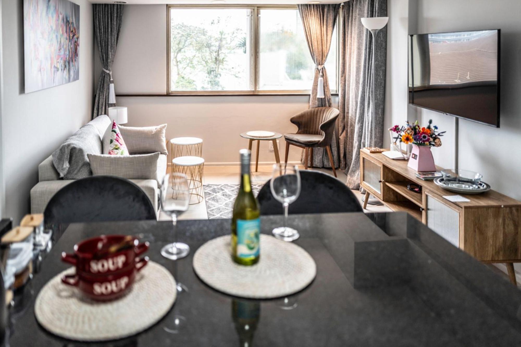 Apartment Centurion 207 Luxury Sea Point One Bedroom With Access To Magnificent Pool Perfect Location By Super Host Melvyn